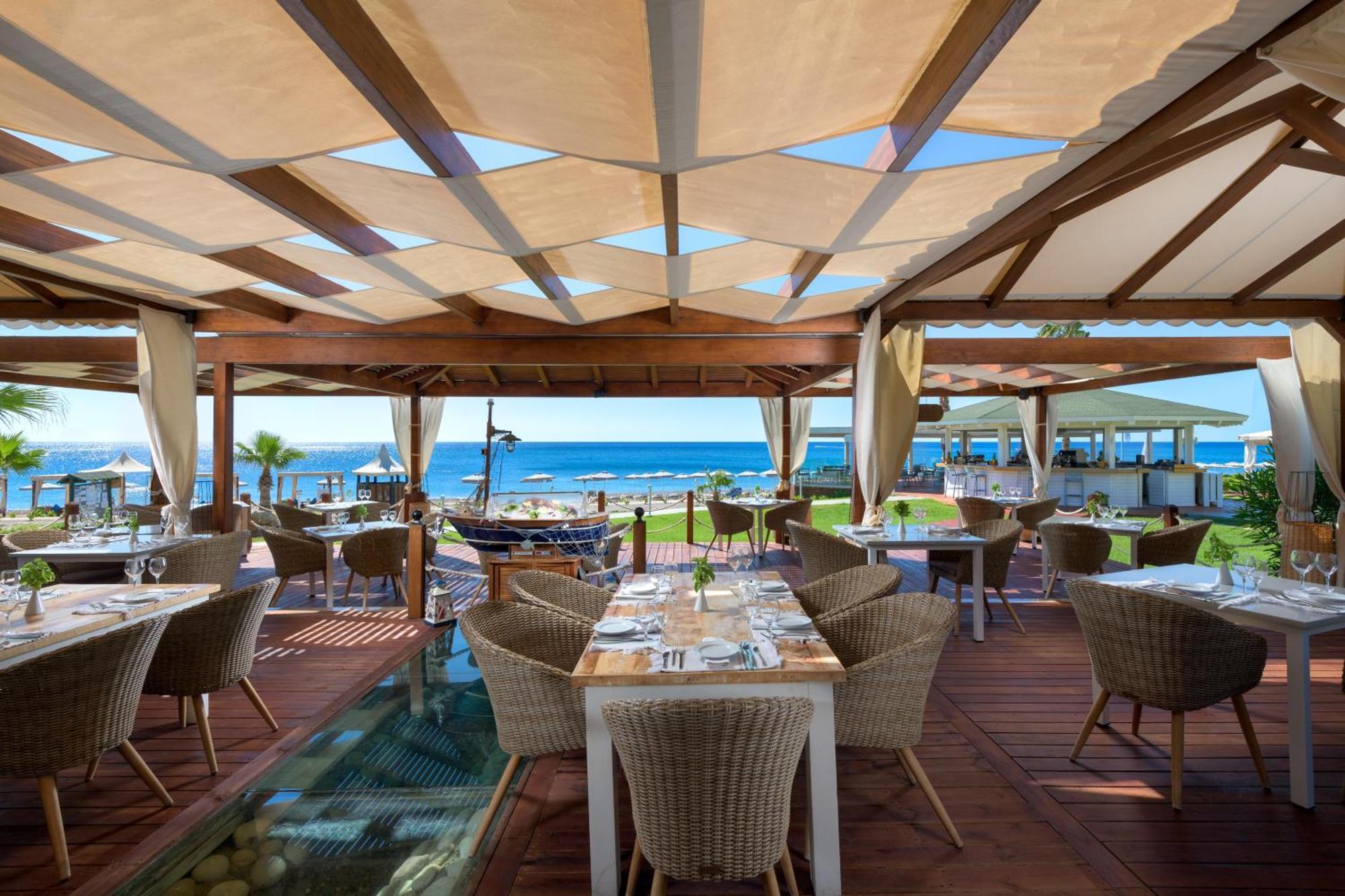 Rodos Palladium Leisure&Wellness Kallithéa Exterior foto The restaurant at the hotel