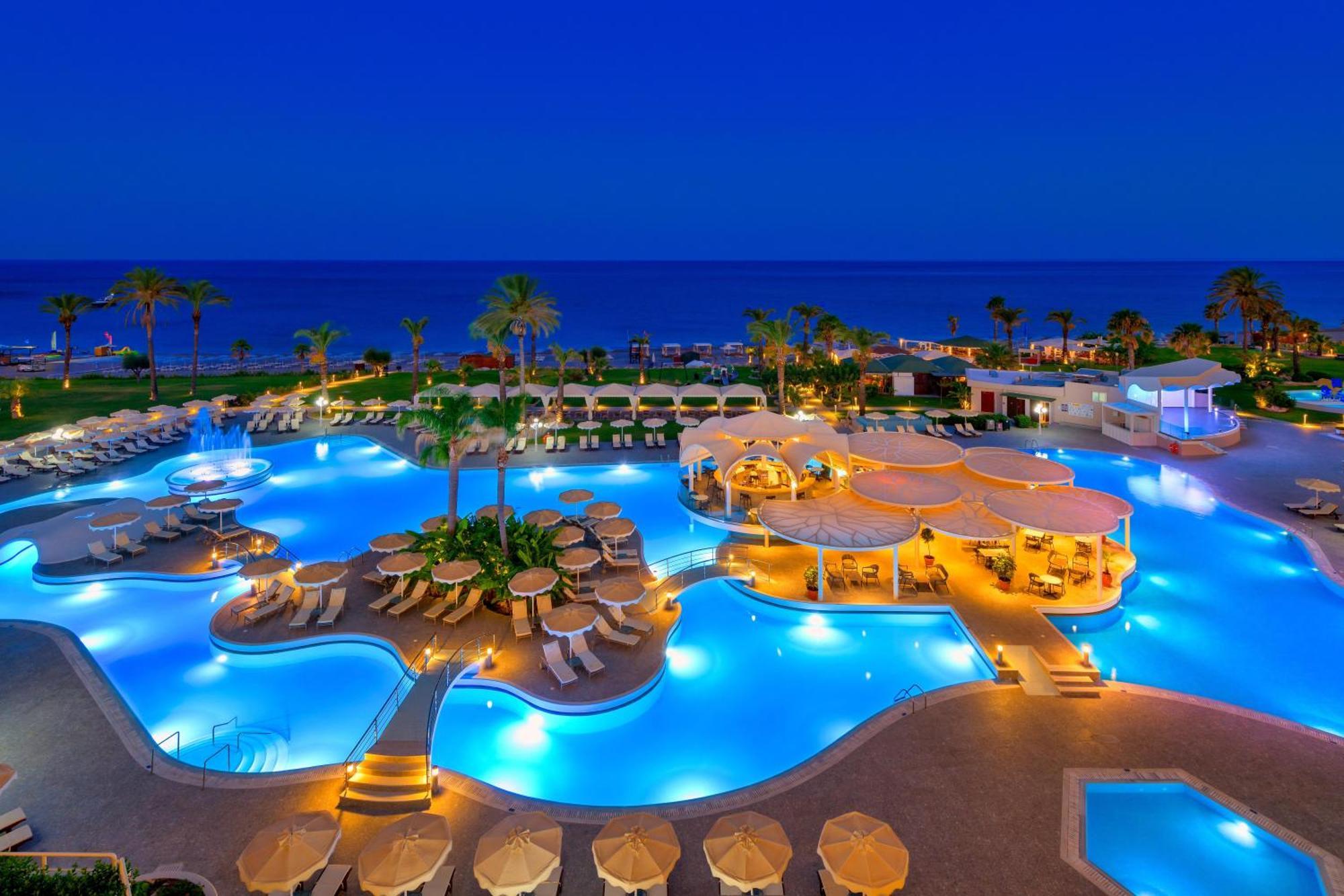 Rodos Palladium Leisure&Wellness Kallithéa Exterior foto The resort at night