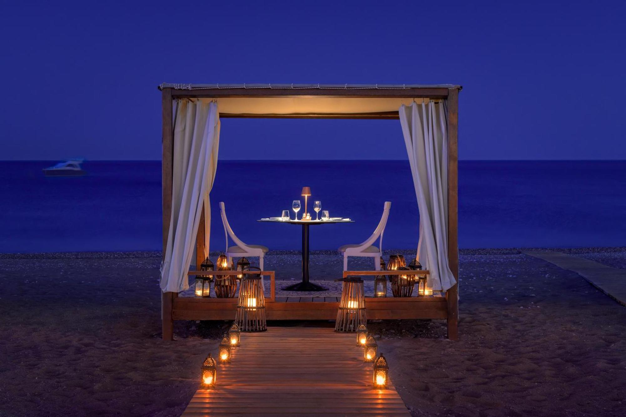 Rodos Palladium Leisure&Wellness Kallithéa Exterior foto Beachfront dining at the resort
