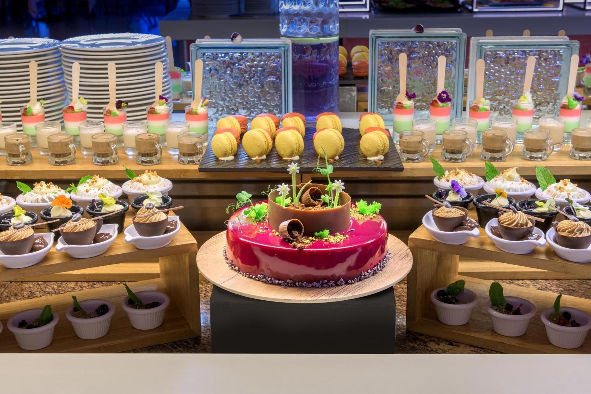 Rodos Palladium Leisure&Wellness Kallithéa Exterior foto A dessert buffet
