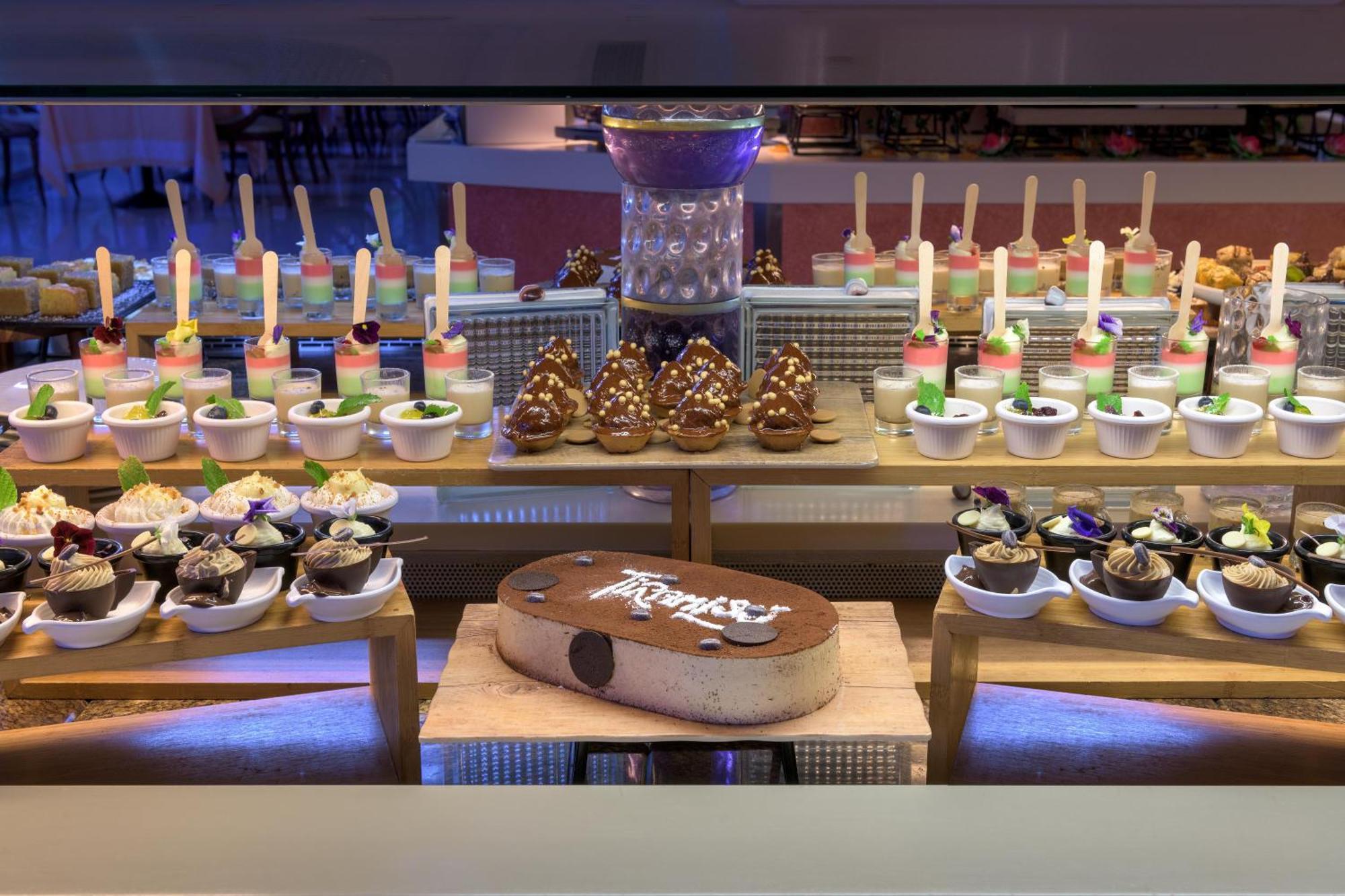 Rodos Palladium Leisure&Wellness Kallithéa Exterior foto A dessert buffet